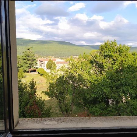 Hostal Urbion Вінуеса Екстер'єр фото
