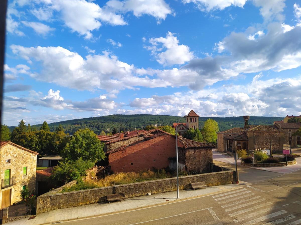 Hostal Urbion Вінуеса Екстер'єр фото